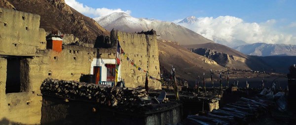 Lower Mustang Trek